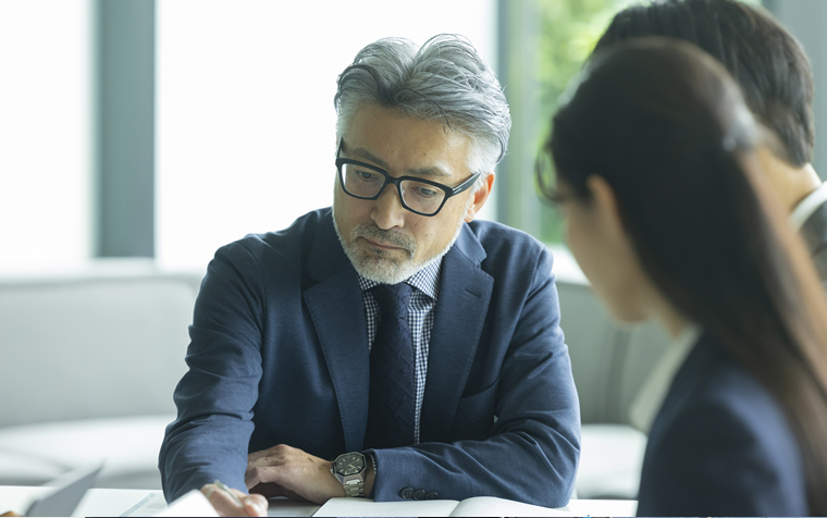 社員任せの業務運営に不安がある
